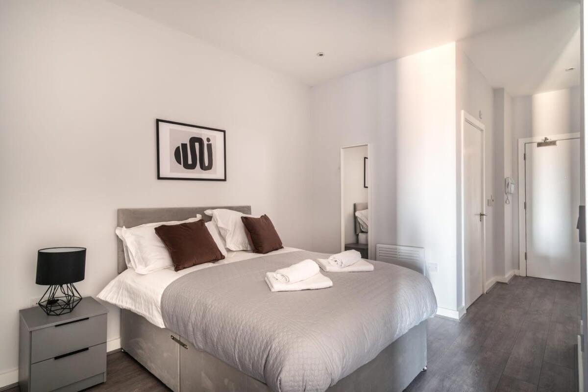 Modern & Spacious 2 Bed Apartment In Waterloo Liverpool מראה חיצוני תמונה