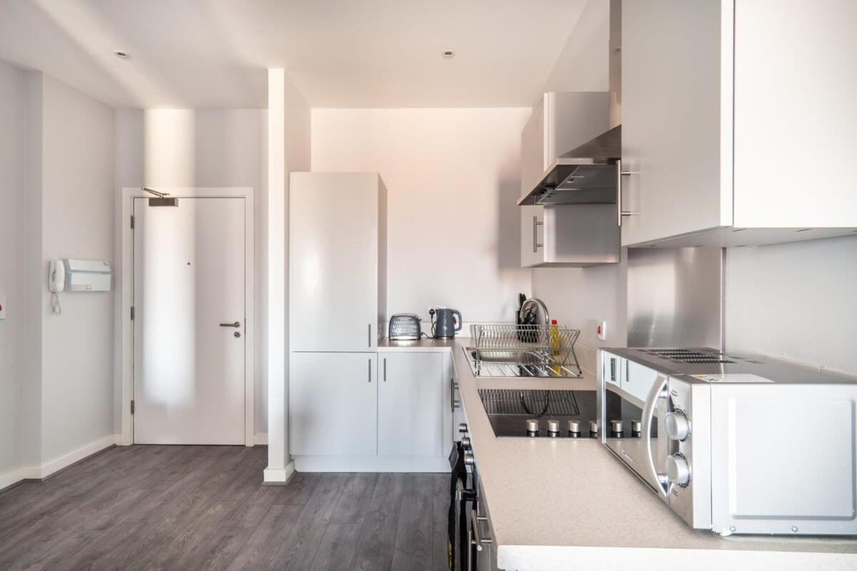 Modern & Spacious 2 Bed Apartment In Waterloo Liverpool מראה חיצוני תמונה