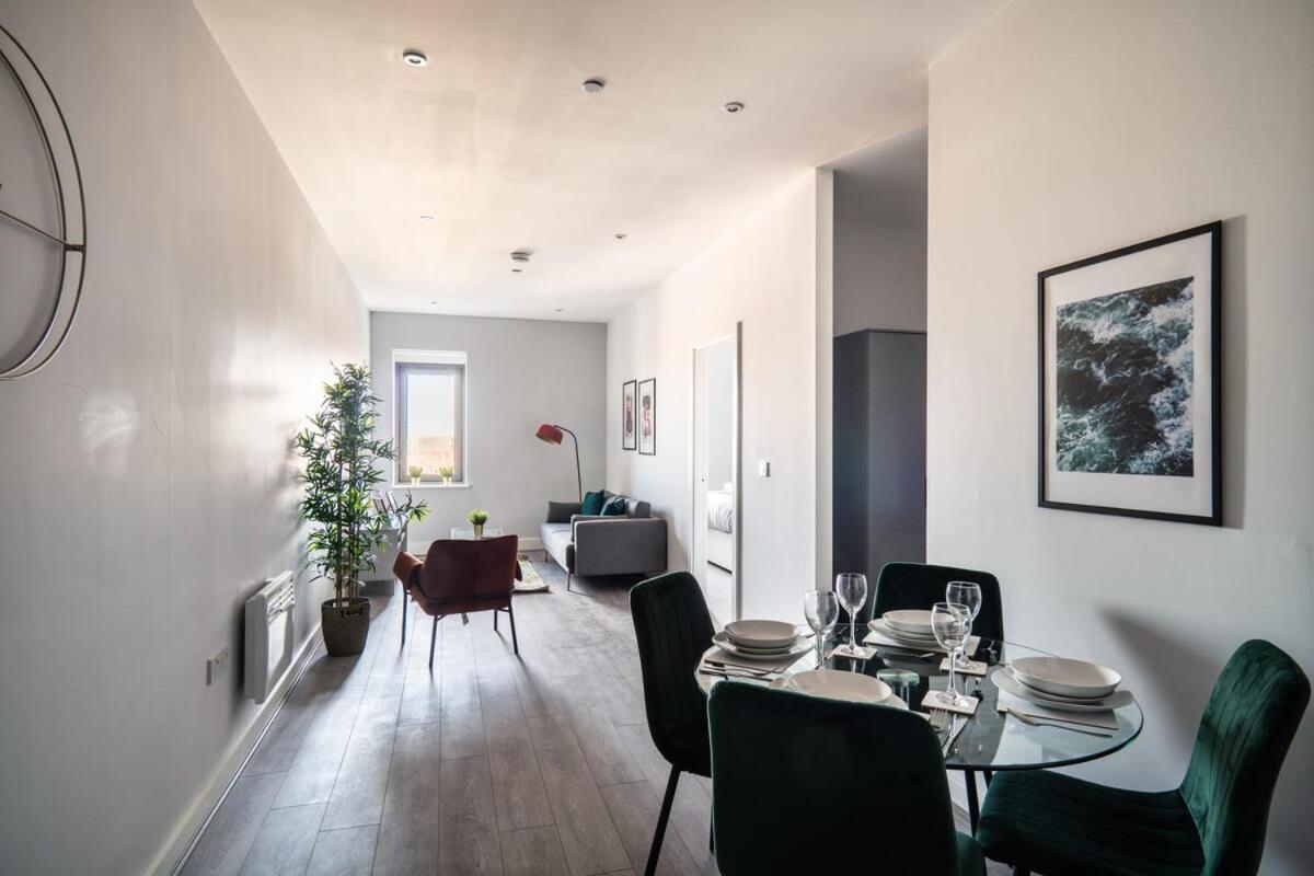 Modern & Spacious 2 Bed Apartment In Waterloo Liverpool מראה חיצוני תמונה